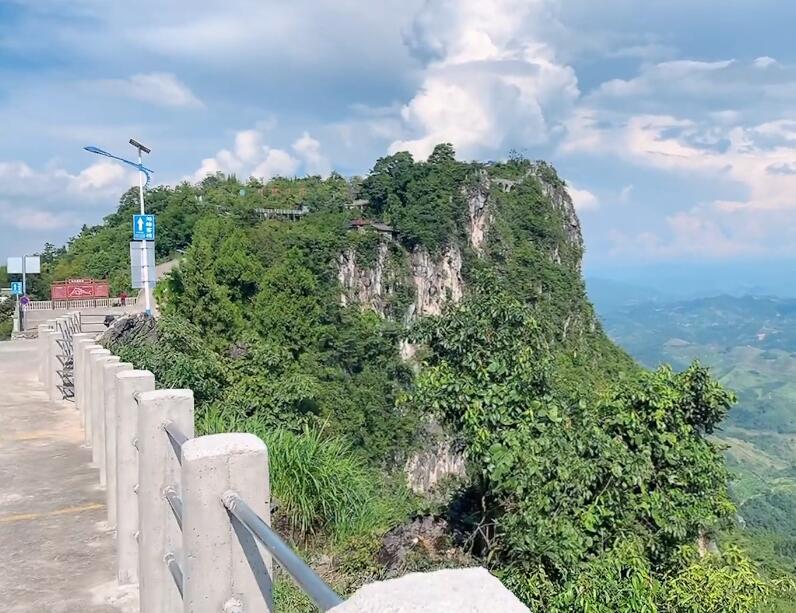 贵州贵阳景点:巢凤寺(东山寺)景点介绍1