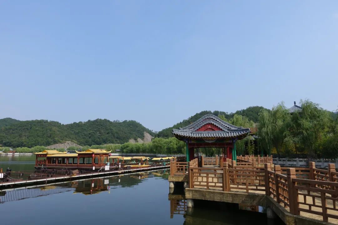 浙江金华横店圆明新园镂月开云(牡丹园)景点介绍3