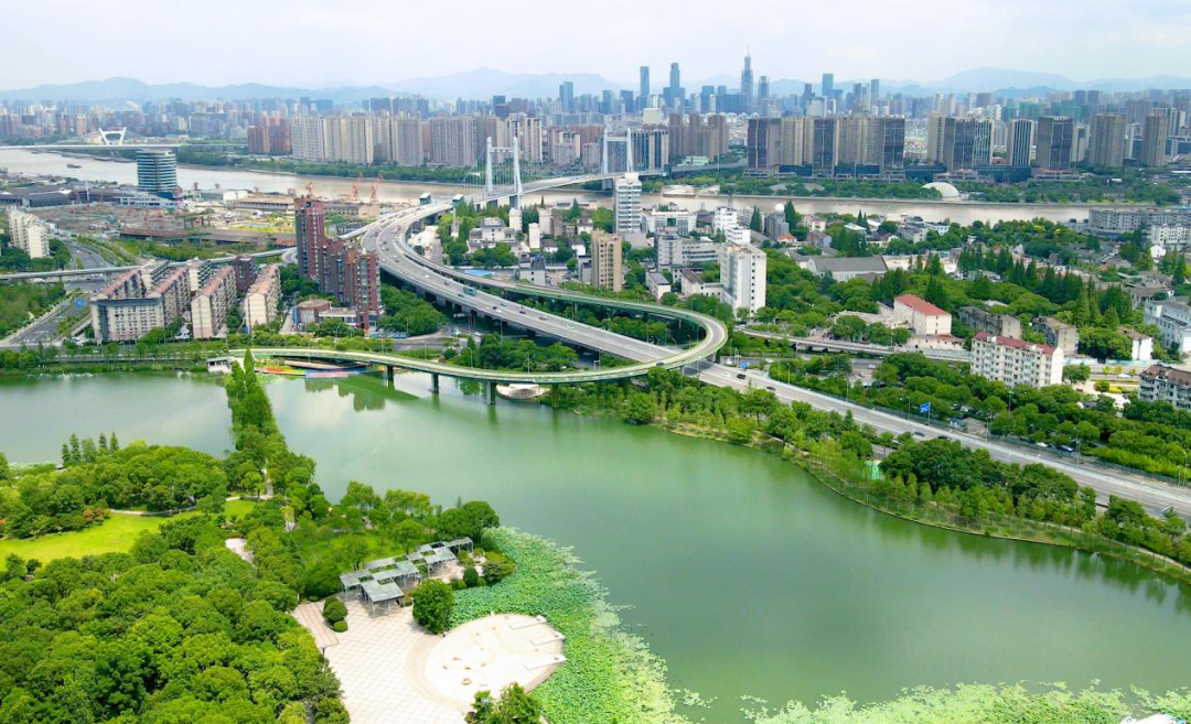 浙江宁波日湖婚庆广场(宁波婚庆好莱坞)景点介绍1