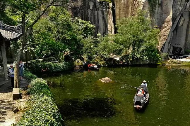 浙江绍兴东湖奇峰攀岩场景点介绍1