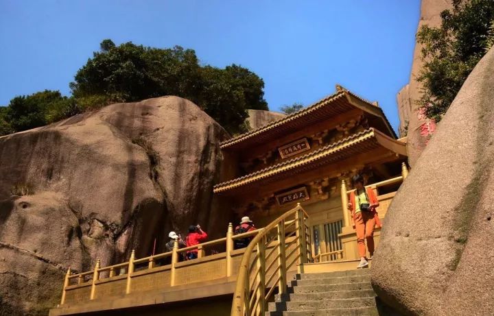 福建宁德太姥山一片瓦禅寺铜殿景点介绍2