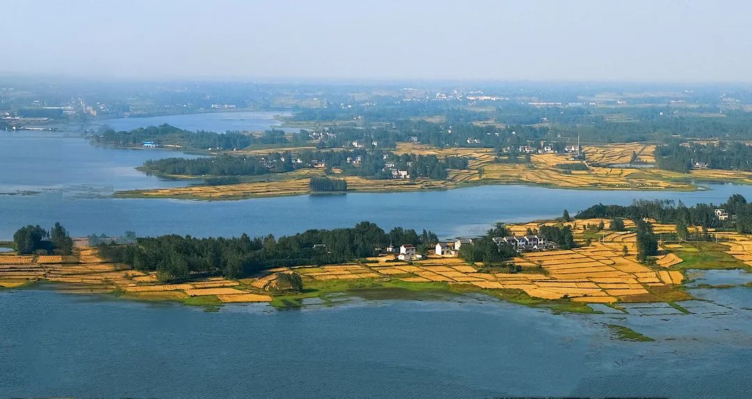 江苏南京金牛湖吻石景点介绍1