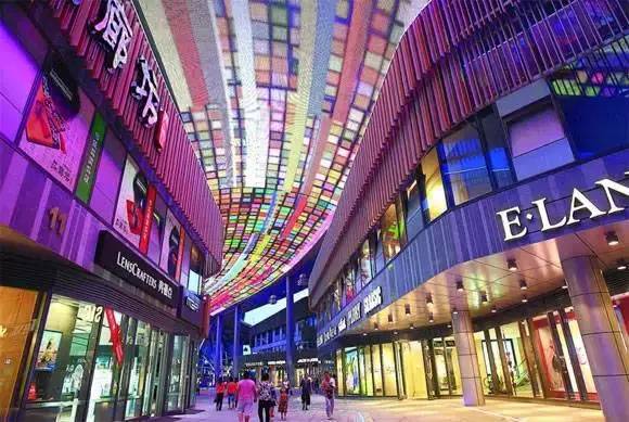 江苏苏州金鸡湖春到湖畔广场景点介绍3