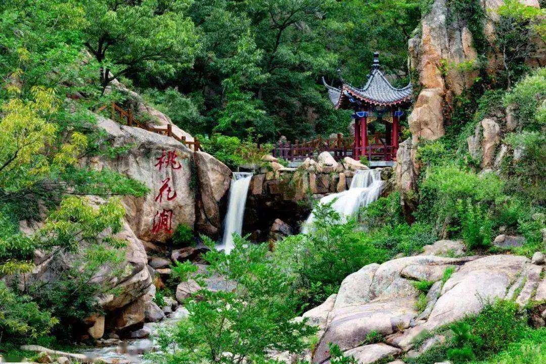 江苏连云港桃花涧观音石刻造像艺术园景点介绍2