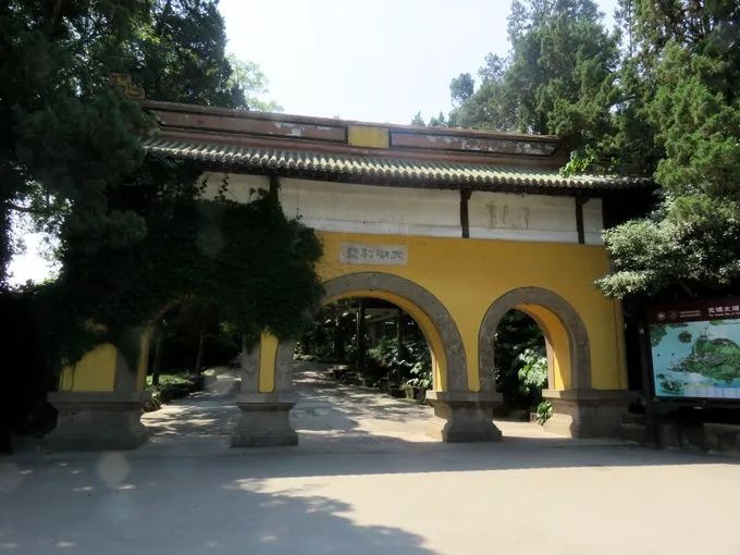 江苏苏州香山仙牛背石景点介绍1