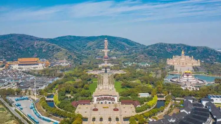 江苏无锡灵山胜境九龙灌浴广场景点介绍2