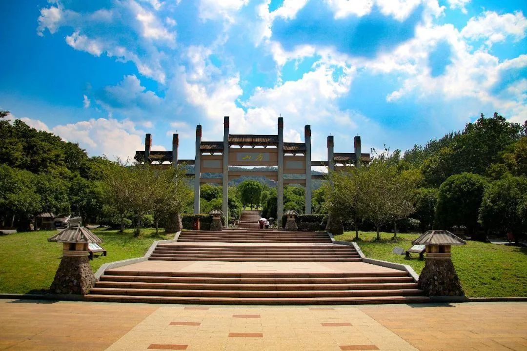 江苏苏州虞山宝岩石洞冷泉景点介绍1