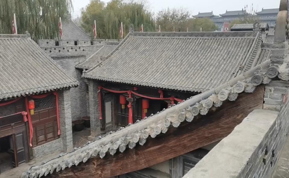 山东菏泽浮龙湖浮龙广场景点介绍1