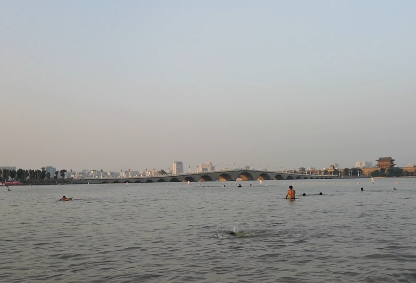 山东聊城东昌湖沙滩浴场景点介绍1