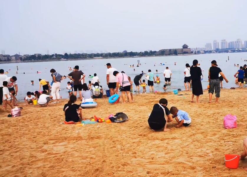 山东聊城东昌湖沙滩浴场景点介绍3