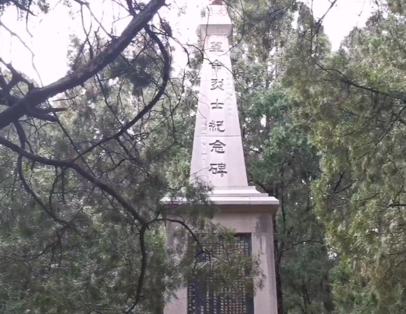 山东泰安泰山地下龙宫(大裂谷)景点介绍1
