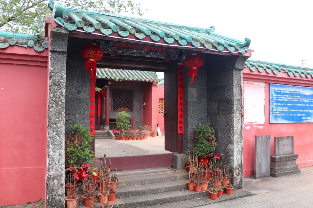 海口龙婆西湖庙景点介绍1