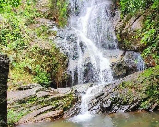 海南旅游爱情谷瀑布景点介绍1