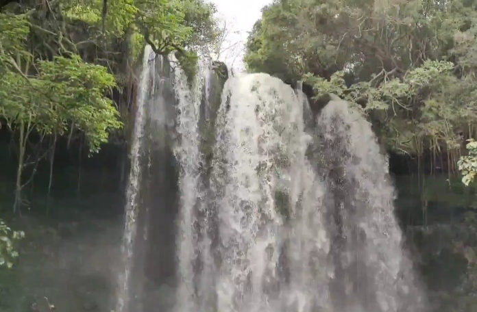 海南旅游富理瀑布景点介绍1