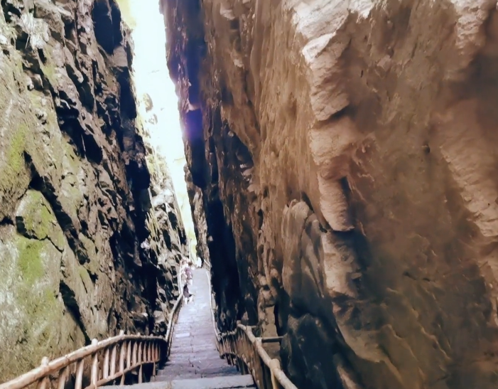 本溪五女山一线天游玩攻略1