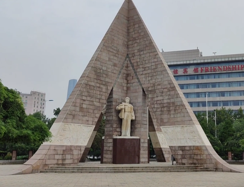 抗震纪念碑游玩攻略1