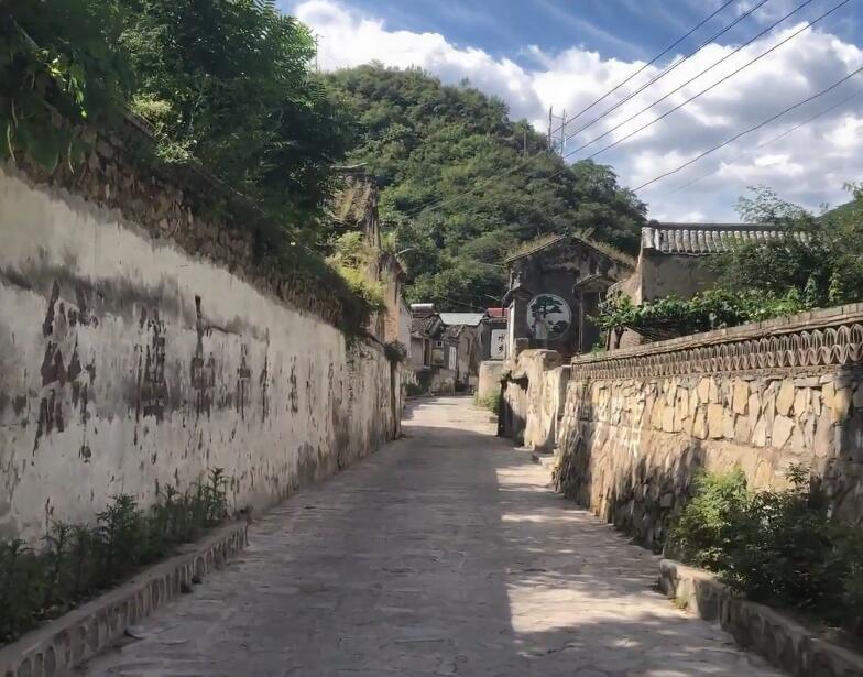 北京旅游景点:黄岭西村1