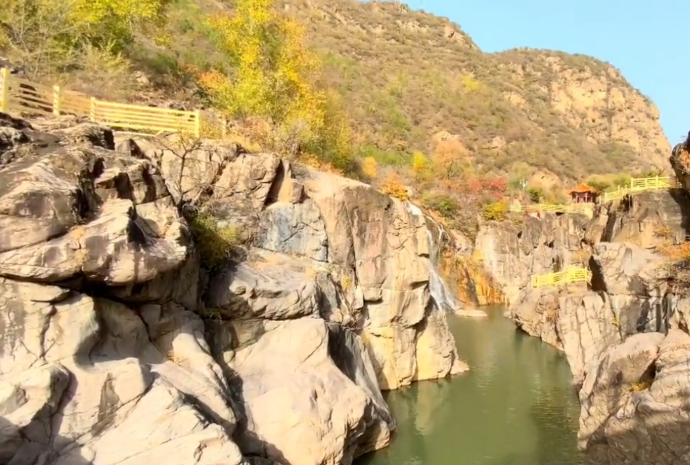 北京旅游景点:千家店乌龙峡谷1