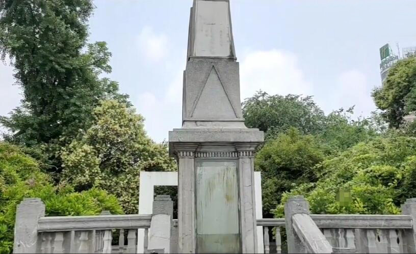 北京旅游景点:温泉山辛亥滦州革命先烈纪念塔1