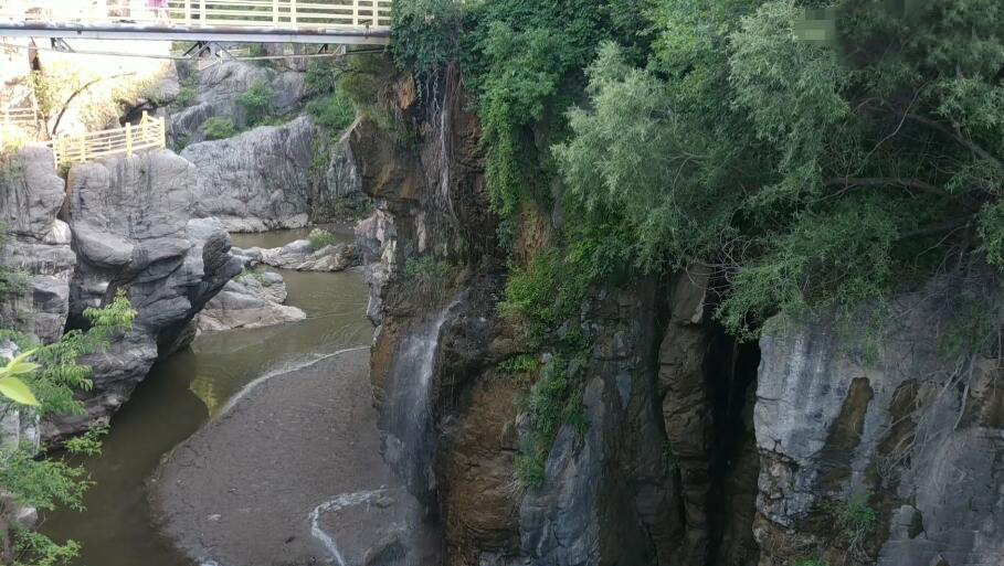 北京旅游景点:沙梁子乌龙峡1