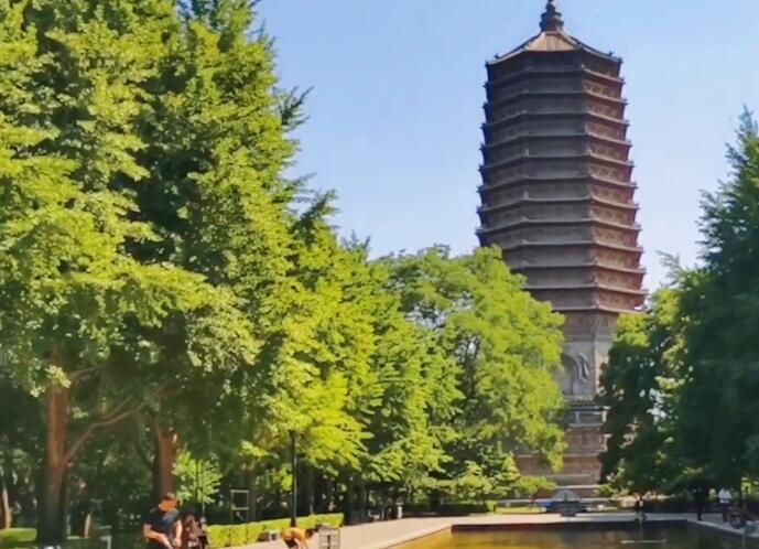 北京旅游景点:潭柘寺八奇洞1