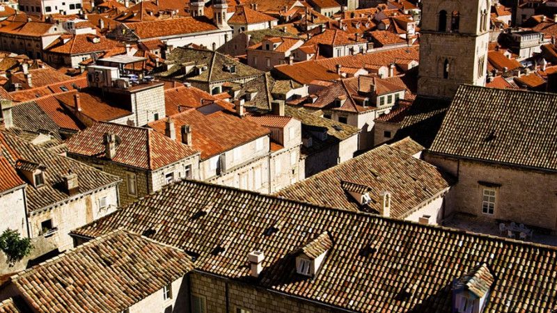 景区开放要坚持常态防控,进一步健全疫情防控应急机制2