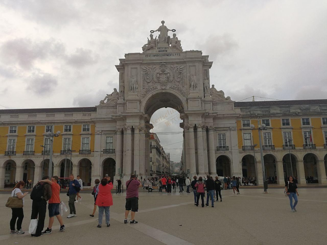 凤凰古城旅游攻略，凤凰古城最佳的旅游时间，旅游达人亲身经历_这样玩才不会被坑1