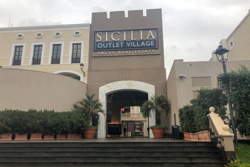 在西西里岛旅行时,也一起来感受一下购物的狂欢吧!1