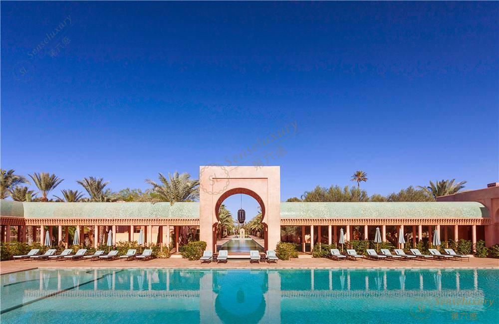 追寻YSL创始人的灵感，去发现摩洛哥蓝的魅力8