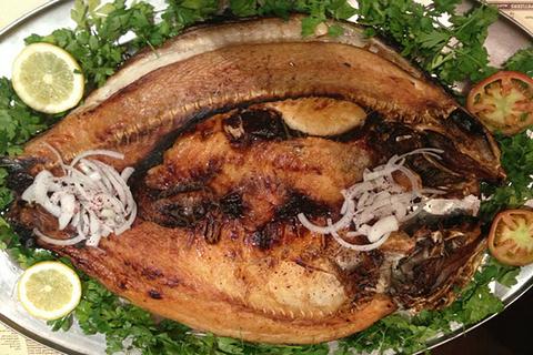 要想吃遍迪拜美食，那就跟着这篇攻略走吧！4