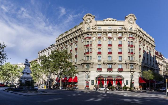 游玩巴塞罗那，住哪里比较好？3