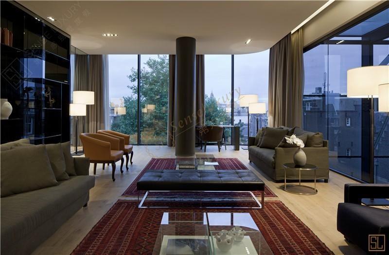 在阿姆斯特丹游玩，有什么好的酒店推荐？4