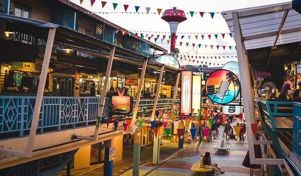 华欣既有优美的风景，也有令人陶醉的美食和购物6