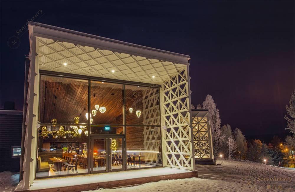 推荐几个芬兰看极光比较好的玻璃雪屋2