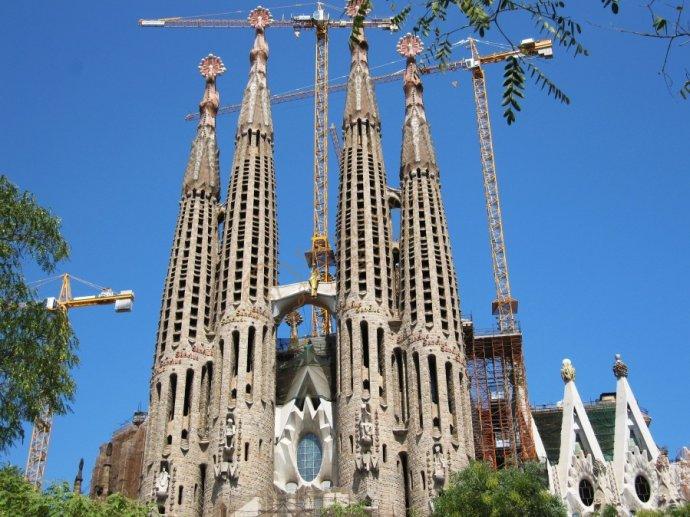 了解一下巴塞罗那都有哪些景点和娱乐项目1