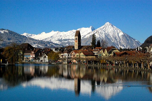 采尔马特和因特拉肯哪个更好玩更值得去？5