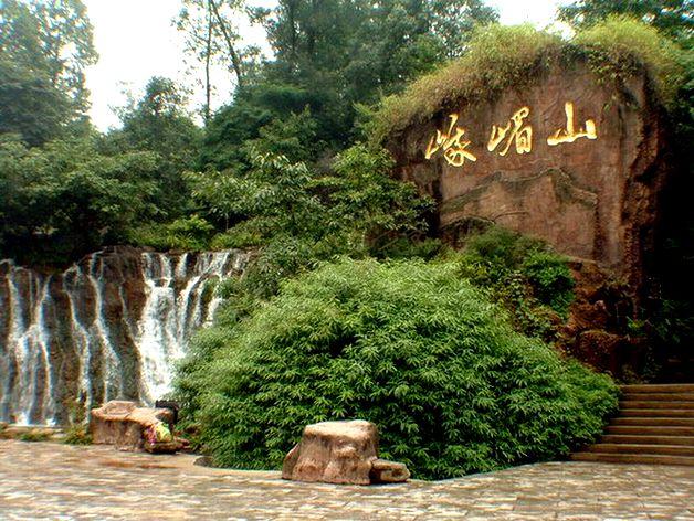 四川的峨眉山和乐山哪个更值得去游玩？6