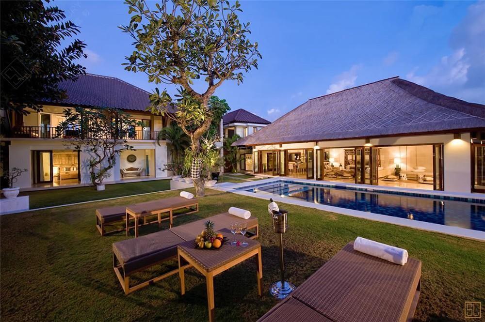 轻奢简美的巴厘岛别墅，享受片刻的度假休闲时光4
