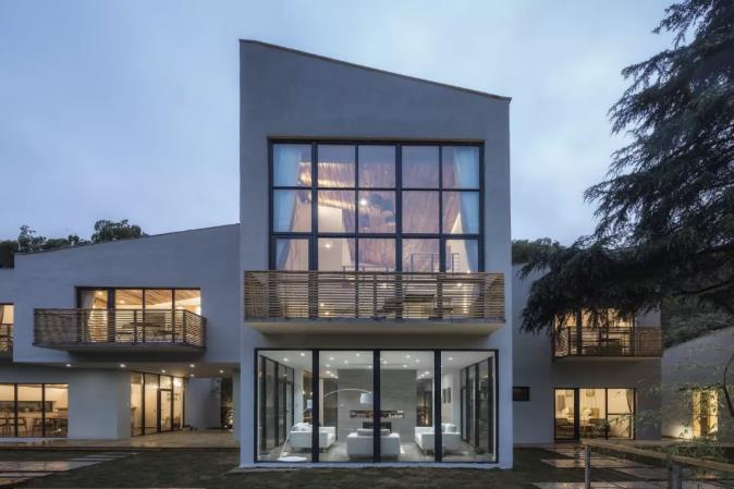 入住莫干山网红民宿,遛娃避暑看山峦竹海1