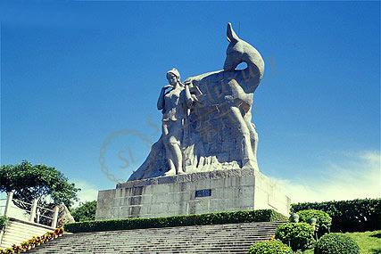 在三亚自由行该怎么玩呢?有哪些热门路线？1