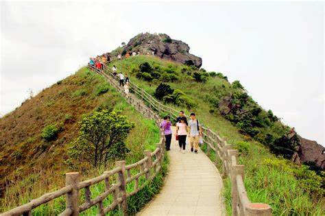 国庆去天台山旅游,有什么好玩的地方呢?3