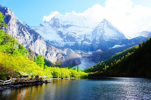 国庆去稻城亚丁应该带多少费用合适呢?1