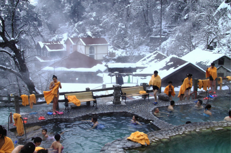 国庆到海螺沟泡温泉有哪些值得注意的地方呢?3