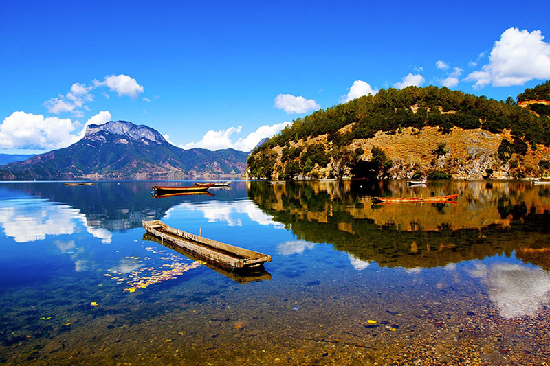 国庆想去泸沽湖游玩，该如何前往呢？2