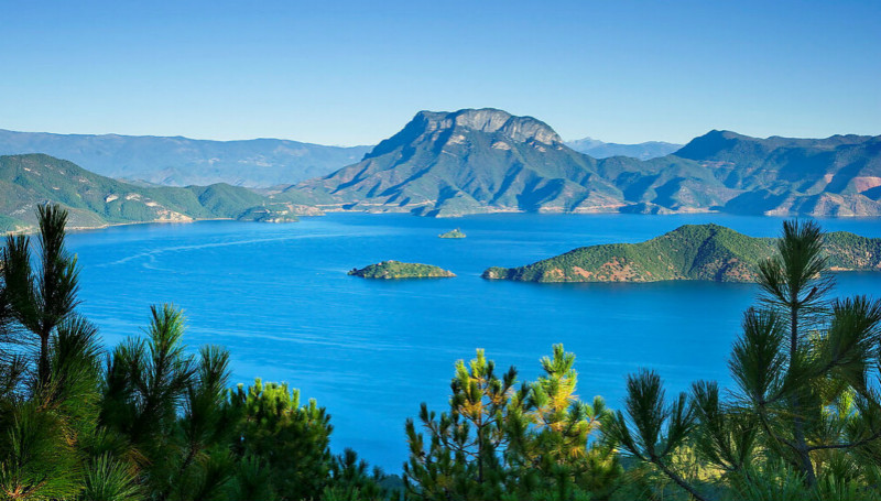 国庆想去泸沽湖游玩，该如何前往呢？3