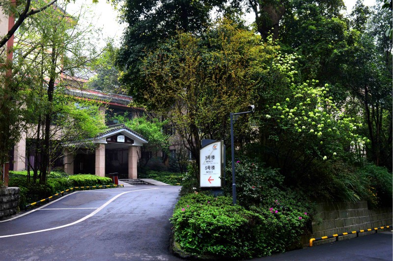 国庆峨眉山住宿攻略,如何选择住宿地点?1