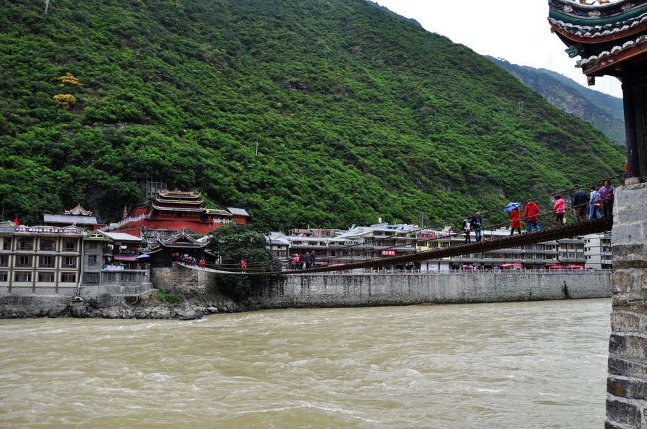 国庆去泸定桥前,先了解下天气状况及住宿推荐等4