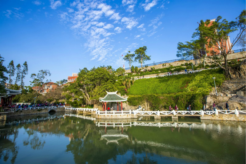 国庆去厦门鼓浪屿旅游大概需要多少钱?3