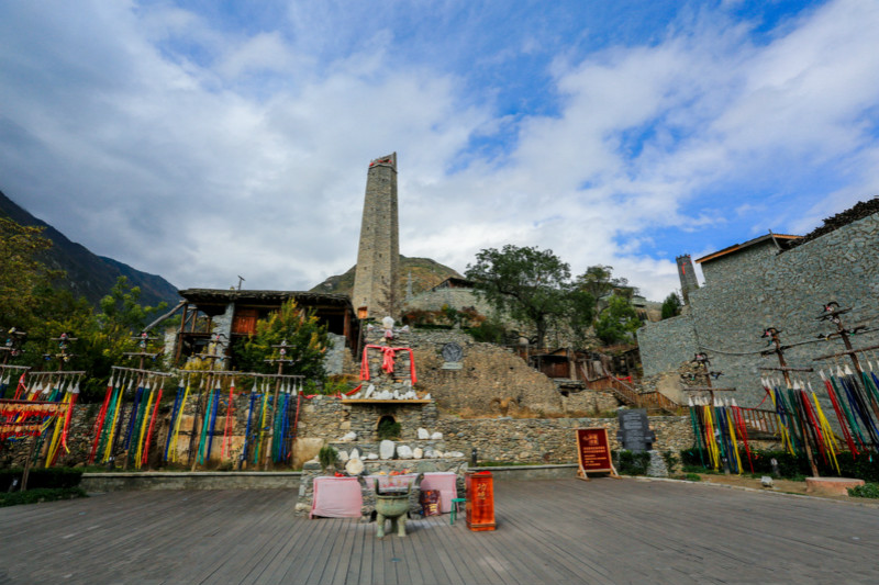 国庆去牟托羌寨旅游是个挺不错的选择1