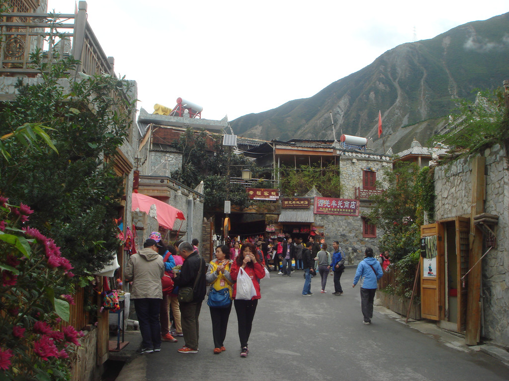 国庆去牟托羌寨旅游是个挺不错的选择2